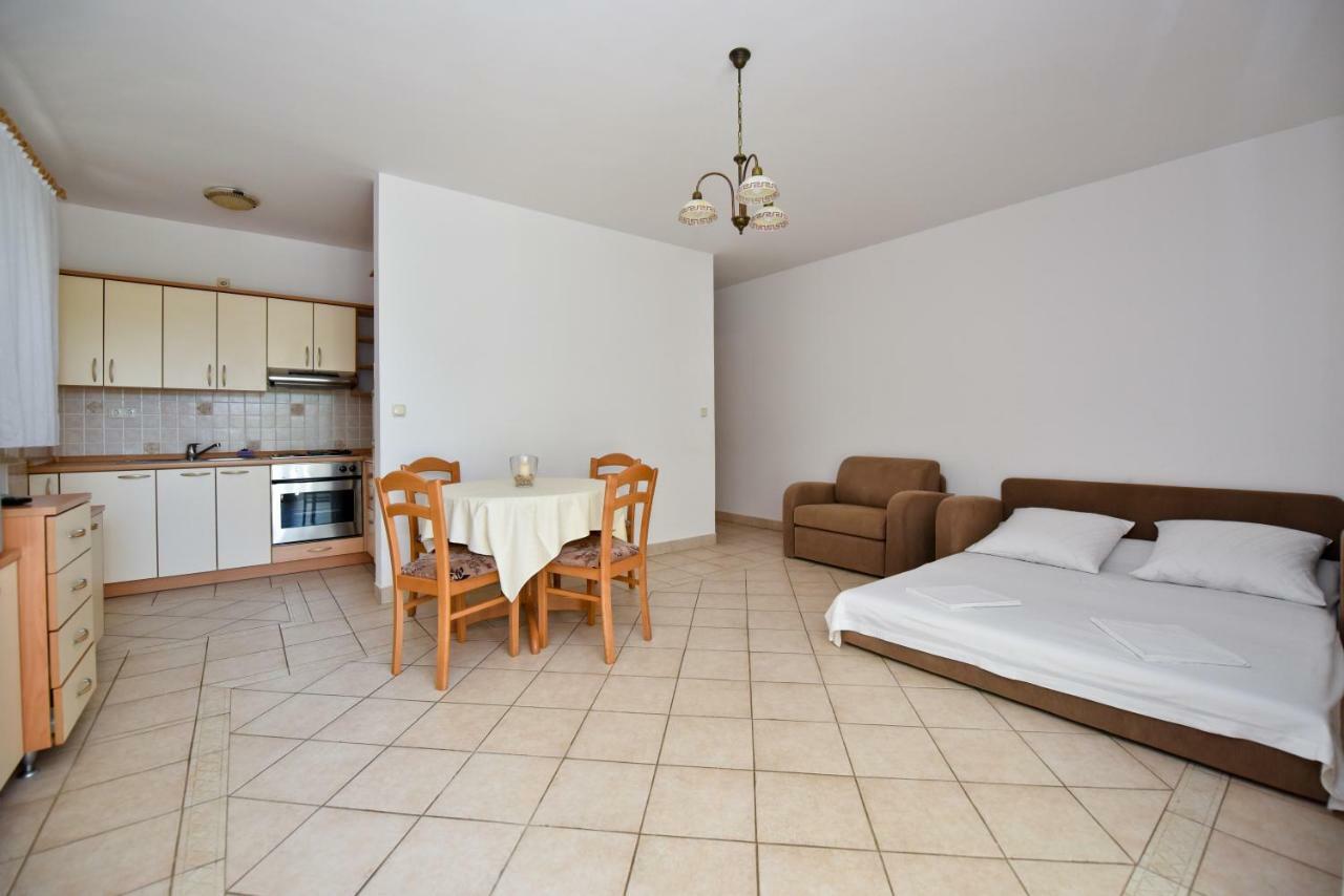 Milka Appartements Стара Новаля Екстер'єр фото